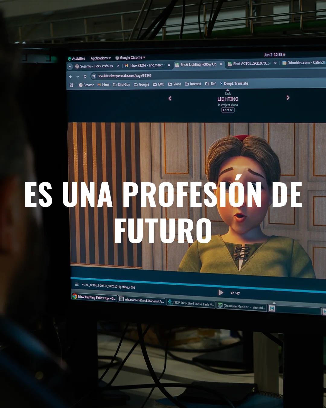 Pantalla de monitor mostrando el proceso de iluminación de un personaje animado 3D con la frase superpuesta "Es una profesión de futuro".